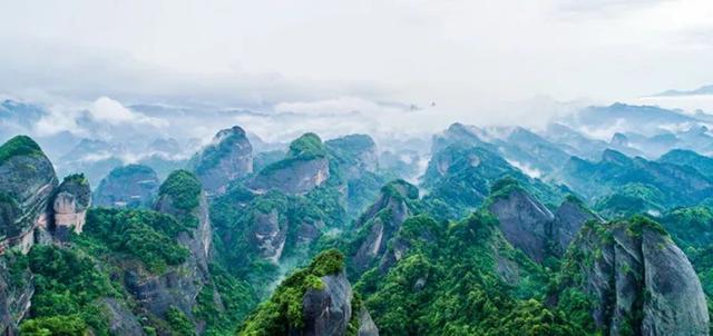 新宁崀山旅游攻略，崀山：航拍八角寨