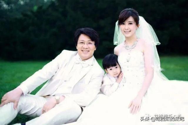 19岁女星被曝出轨，知名女星被曝“出轨”