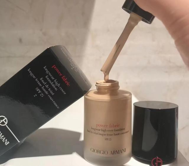 阿玛尼权利粉底液，阿玛尼权力粉底液优缺点（适合油皮的5款粉底液）