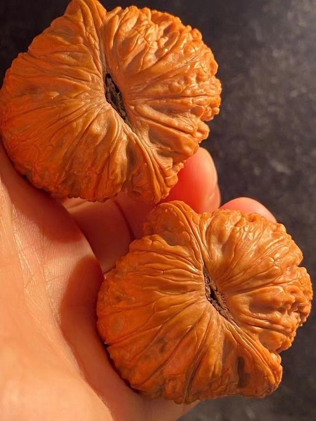 奇怪的网名，奇怪﹆（最火的网红文玩核桃泥鳅背）