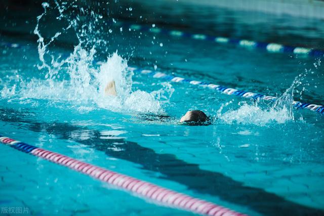 跑5000米的技巧，1500米跑的技巧（从前自由泳打腿50米都累）