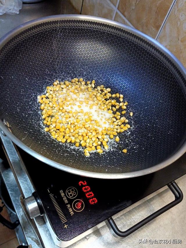 怎么做爆米花好吃又脆又香，追剧休闲小零食爆米花