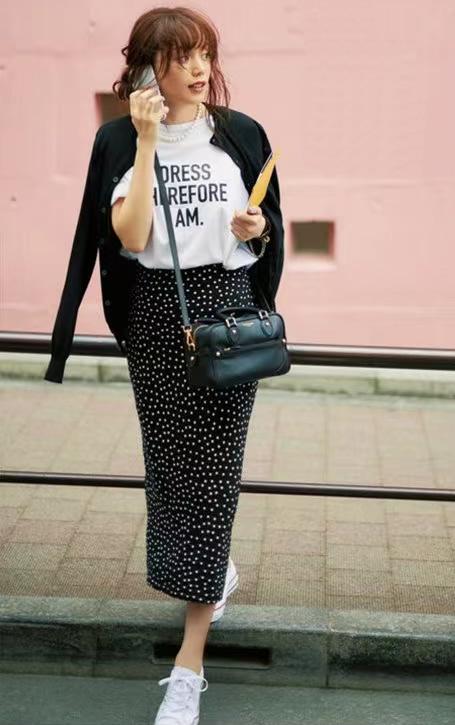 女人40算中年吗，40岁的女人是中年人吗（“时尚穿搭”的2个真相）