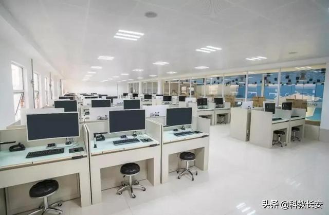 西安培华学院学费多少，西安外事学院专科专业有哪些（成就你的灿烂人生）