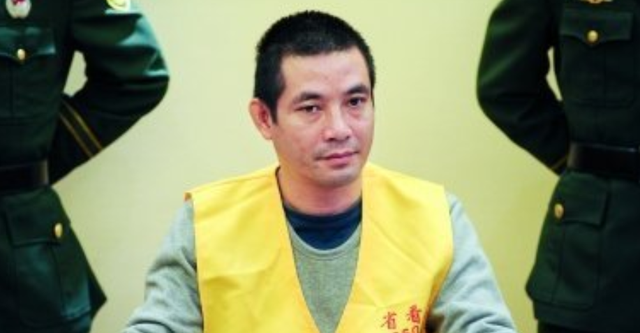 破操场埋尸案，抓糯康，灭冲天大火，有人拿到一等功时，母亲哭了