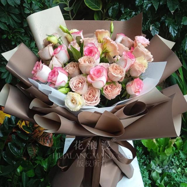 送妈妈生日鲜花，生日送母亲什么花（生日送妈妈和送女友什么鲜花）