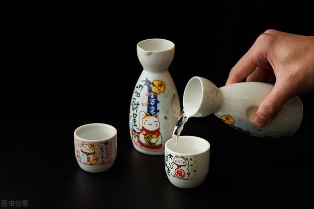 木耳吃多了有什么坏处，黑木耳吃多了有什么危害（提醒：这些食物需要远离餐桌）