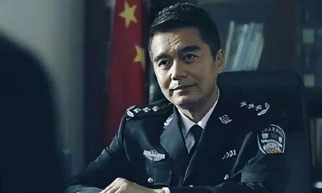 明月直入无心可猜感情寓意，心怀鬼胎永远无法直视太阳