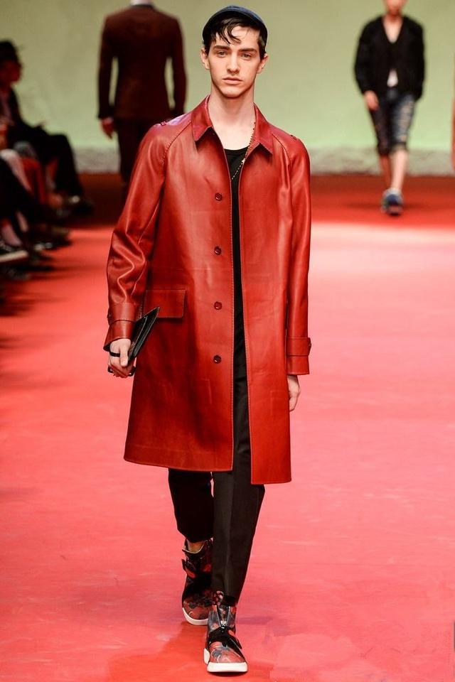 男生穿搭技巧穿衣搭配图片,男生的穿衣搭配(新年必备"红色穿搭")