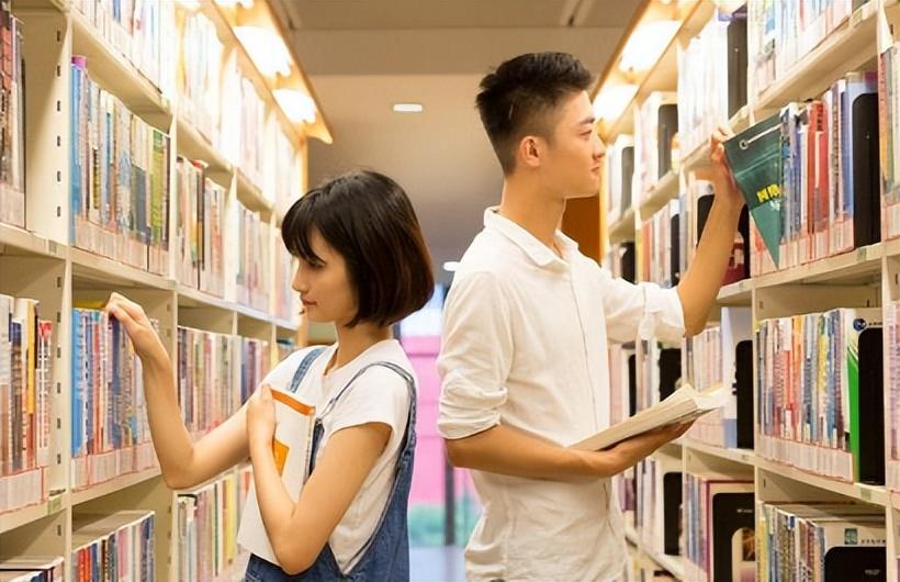 在学校谈恋爱（尽量在大学找到女朋友）