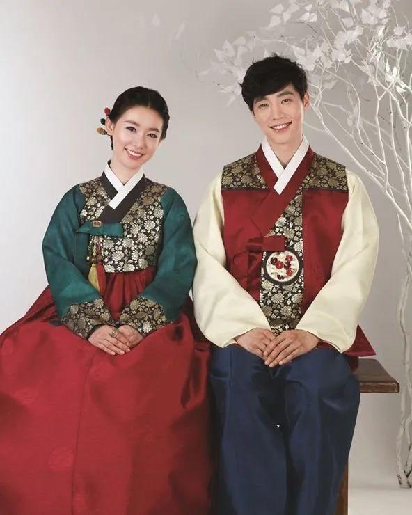 朝鲜族服饰特点,朝鲜族服饰特点饮食(2500 朝鲜族传统服饰素材参考)