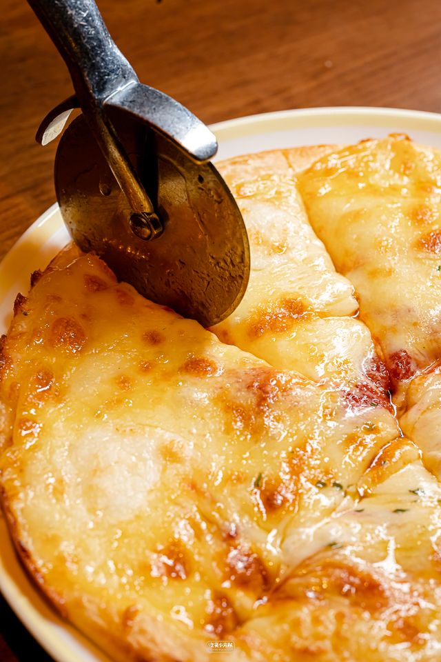 左刀右叉还是左叉右刀，左刀右叉还是左叉右刀（别再问萨莉亚，有没有倒闭了）