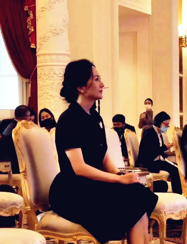 孟晚舟身高多少米(50岁的孟晚舟穿衣有风度)-周刚百科