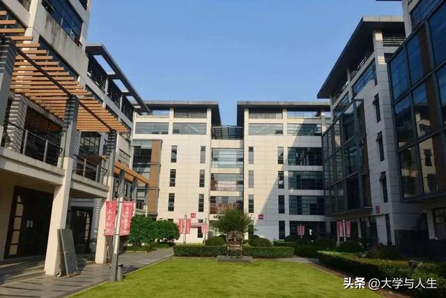 昆山杜克大学真的好吗是几本，排名全国第几难进吗录取条件是什么（中国最贵的大学：一流的生源）