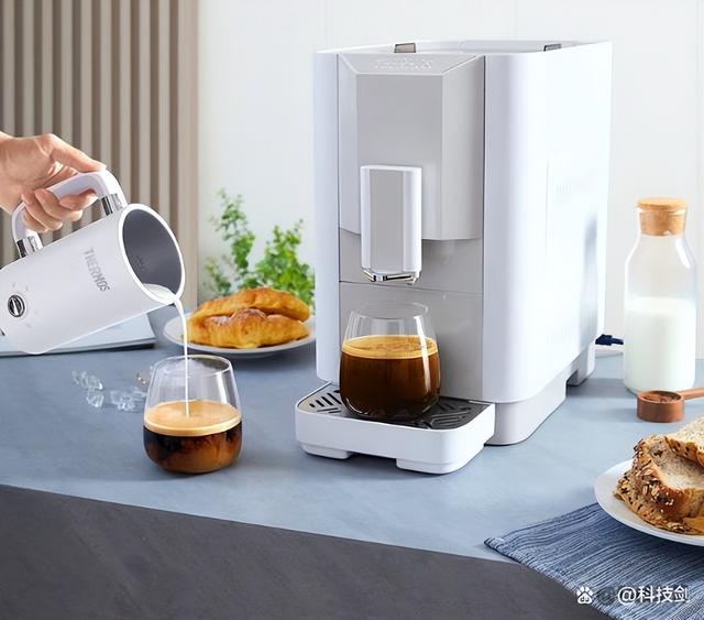 咖啡机的种类有哪些，什么类型的咖啡机比较好（盘点三款值得选择的意式全自动咖啡机）