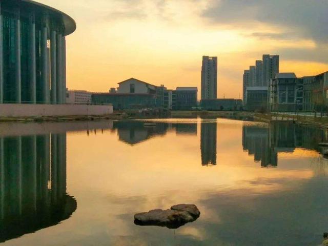 河南艺术职业学院是几本，开封文化艺术职业学院是本科还是专科（高职成双一流大学学院）