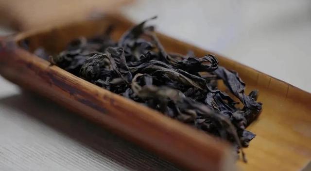 牛栏坑肉桂特点，岩茶天花板——R8牛栏坑肉桂