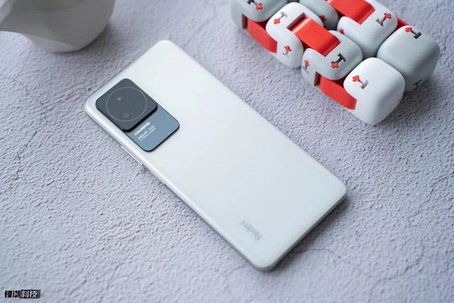 图赏：白色版的红米K50，竟然有点好看