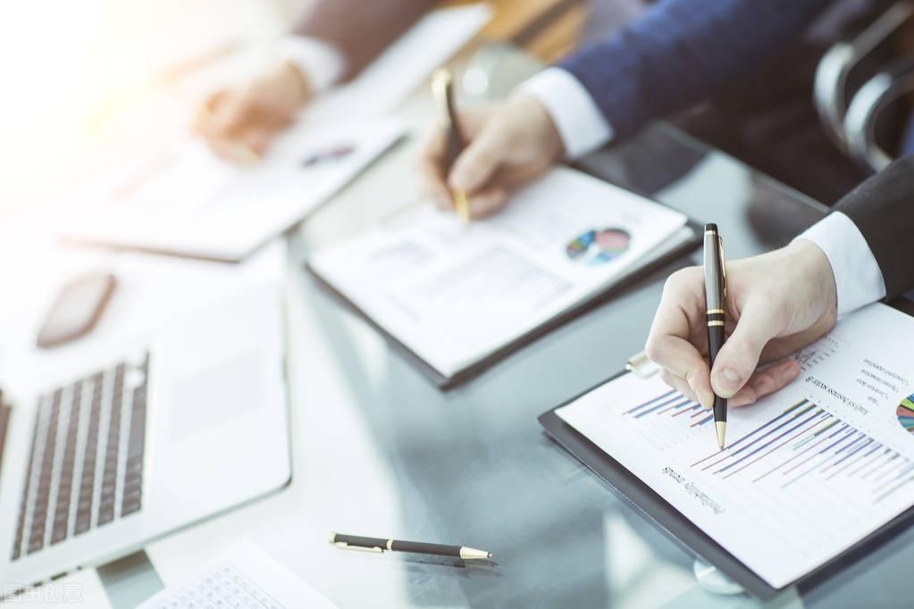 银行会计实训报告（财务出纳工作总结个人范文）