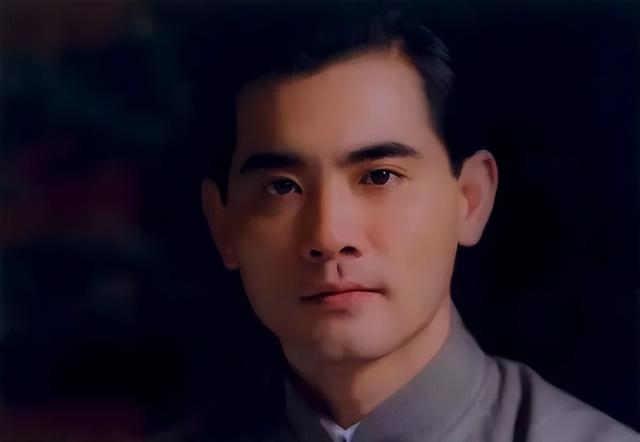 白玫瑰，白玫瑰代表什么意思（《红玫瑰与白玫瑰》图片）