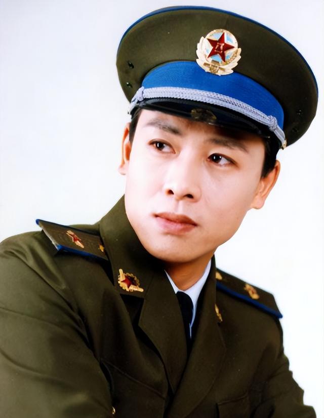 胡亚捷与妻子汤静：一边互相嫌弃，一边不离不弃，活成儿子的榜样