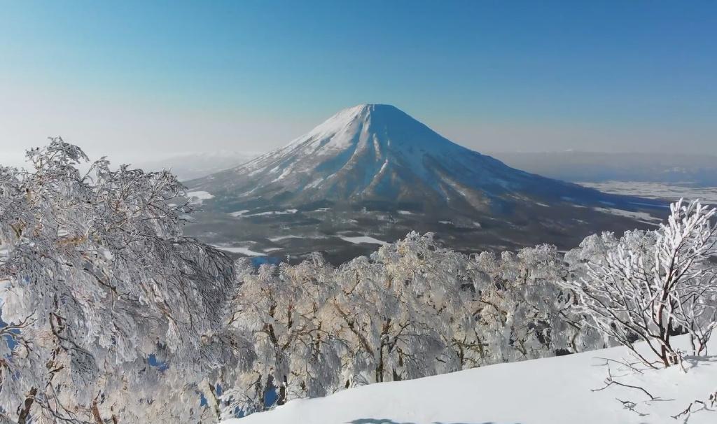 富士山在哪里？位于日本本州岛中南部