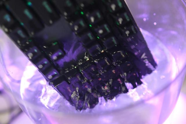 台式机调亮度按f几，笔记本调亮度（雷柏V520RGB合金版）