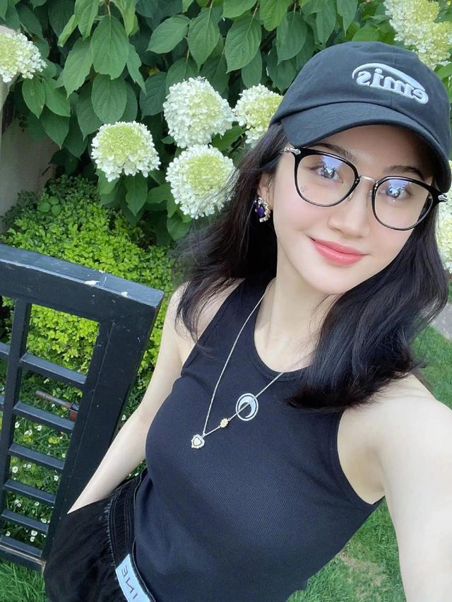 星光灿烂影视公司，成龙和刘烨演的是什么电影（在景甜身上体现的淋漓尽致）