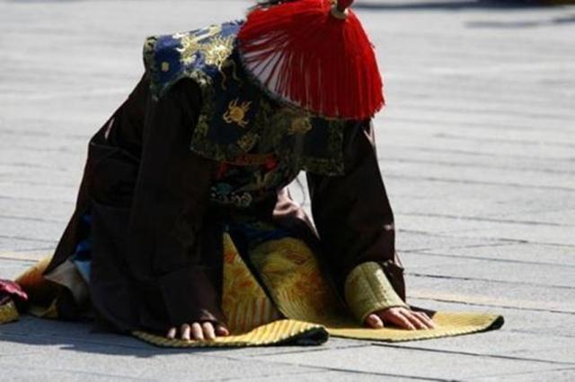 拜菩萨有什么讲究,拜菩萨的有什么规矩啊(俗语"叩三别叩四)