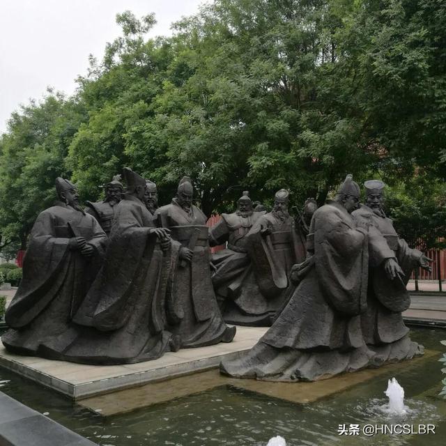 大唐不夜城简介，西安大唐不夜城简介（西安大唐不夜城）