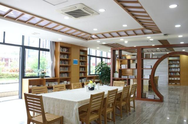 深圳盐田高级中学，2021深圳市盐田高级中学高考喜报成绩、本科特控线上线人数情况（深圳市最美的全海景学校）