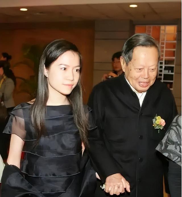 18年后，才明白了当年翁帆为何不顾反对嫁给大54岁的杨振宁