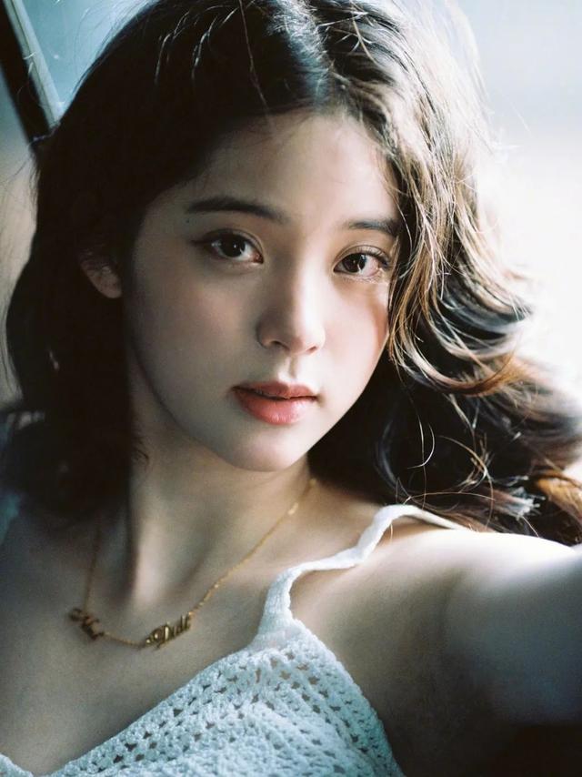 如何化彩妆，如何化彩妆教程视频教程（新手一看就会的4个万能妆容公式）