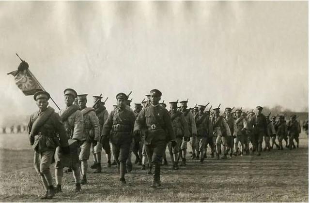 黄埔军校3期出了哪些有名的人物，黄埔军校第十期名人（毛主席推荐入学的5名黄埔生）