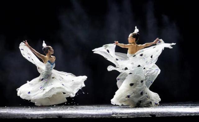 傣族孔雀舞的风格特点,傣族孔雀舞的风格特点及其特征(傣族舞蹈你了解