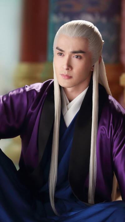 qq名字男生冷酷帅，男生网名 好听 帅气（这些人物堪称高冷帅气男神）