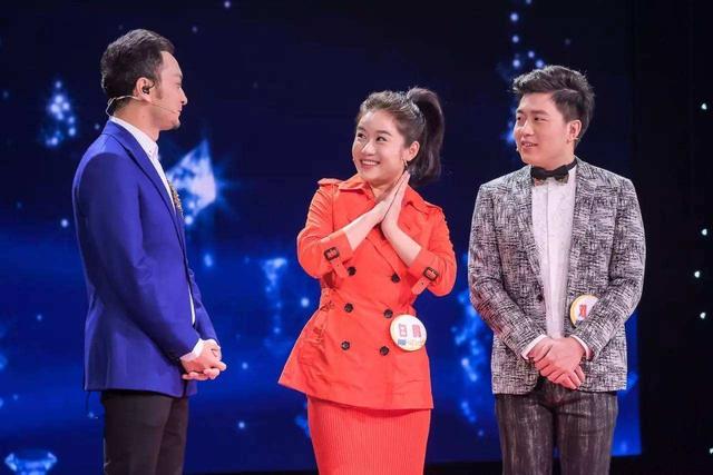 2016年,在东方卫视的大力推荐下,鸡年春晚总导演杨东升向他们发出了