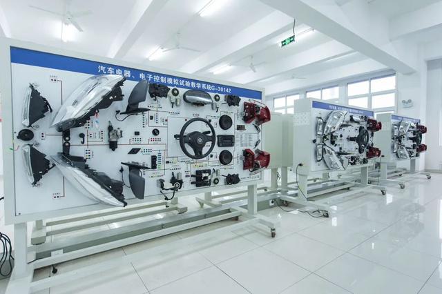 重庆电信职业学院，重庆电信职业学院招生专业、收费标注（走近汽车与智能制造工程学院丨电讯院系巡礼）