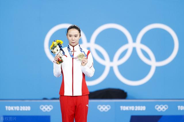 武磊女友惠若琪，武磊和惠若琪什么关系（武磊、惠若琪、杜锋、王珊珊等体育人齐亮相）