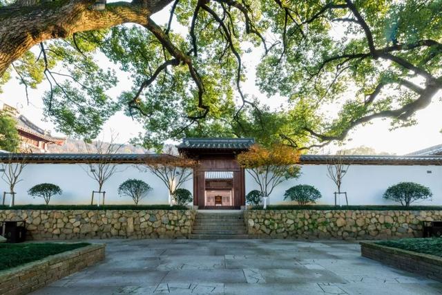 鲁迅先生被誉为什么，鲁迅被誉为什么（鲁迅十句话，最好背下来）