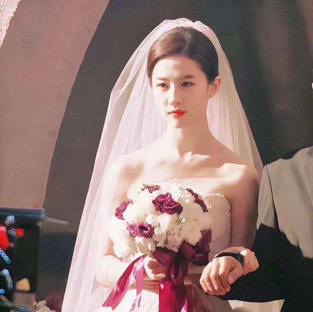 刘亦菲结婚照(刘亦菲结婚照片图片)