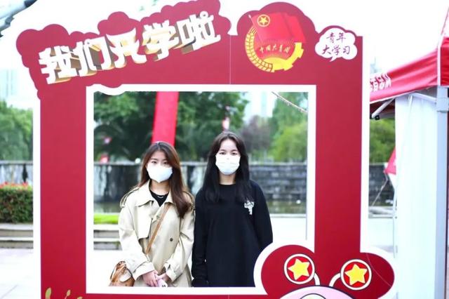 四川信息技术学院，2022年四川信息职业技术学院有哪些院系和专业（四川省高职院校入学当天美照曝光）