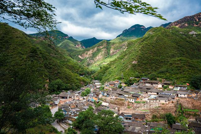 爨底下村旅游攻略，门头沟爨底下村旅游攻略（北京周边自驾游10个好去处推荐）