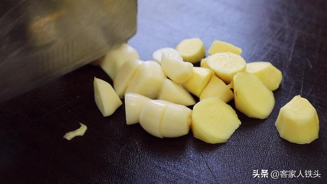排骨煲的制作方法，一锅老广们百吃不腻的排骨煲