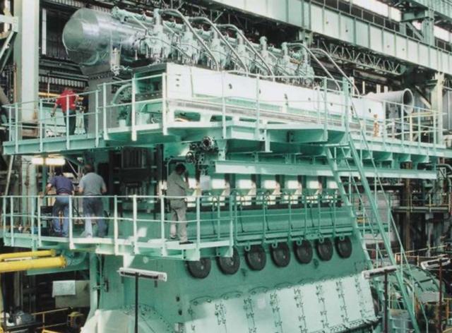 重柴油和轻柴油的区别是什么，重柴油和重油区别（世界最大发动机：有五层楼高）