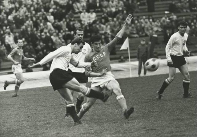介绍下切尔西历史上著名的球员，切尔西史上最伟大的球员（苏联足球历史最佳阵容）