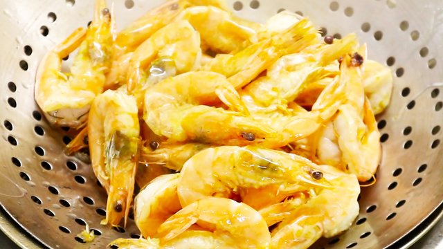 虾怎么做好吃又简单，虾怎么做好吃又简单 水煮虾（教你5道大虾的做法）