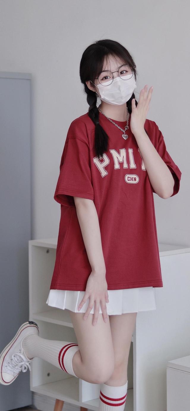 抖音上的最火锁屏壁纸，抖音上的最火锁屏壁纸 句子（抖音网红半口小希壁纸）