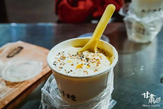 兰州夜市小吃哪里最好，兰州最热闹的夜市（兰州正宁路夜市重“食”人间烟火）