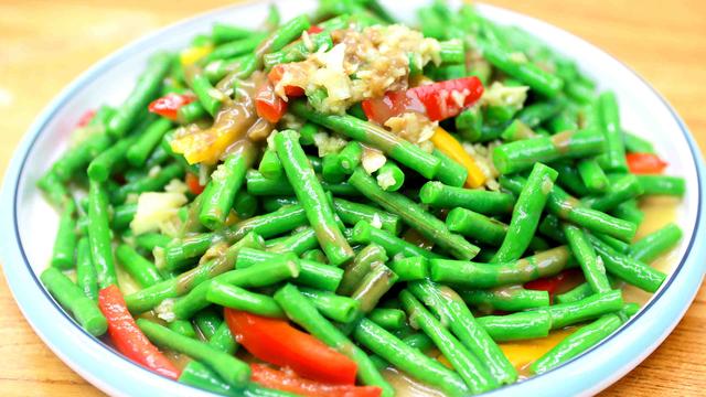 红烧肉的热量是多少，红烧肉的热量是多少千焦（难怪很多人喝水都胖）